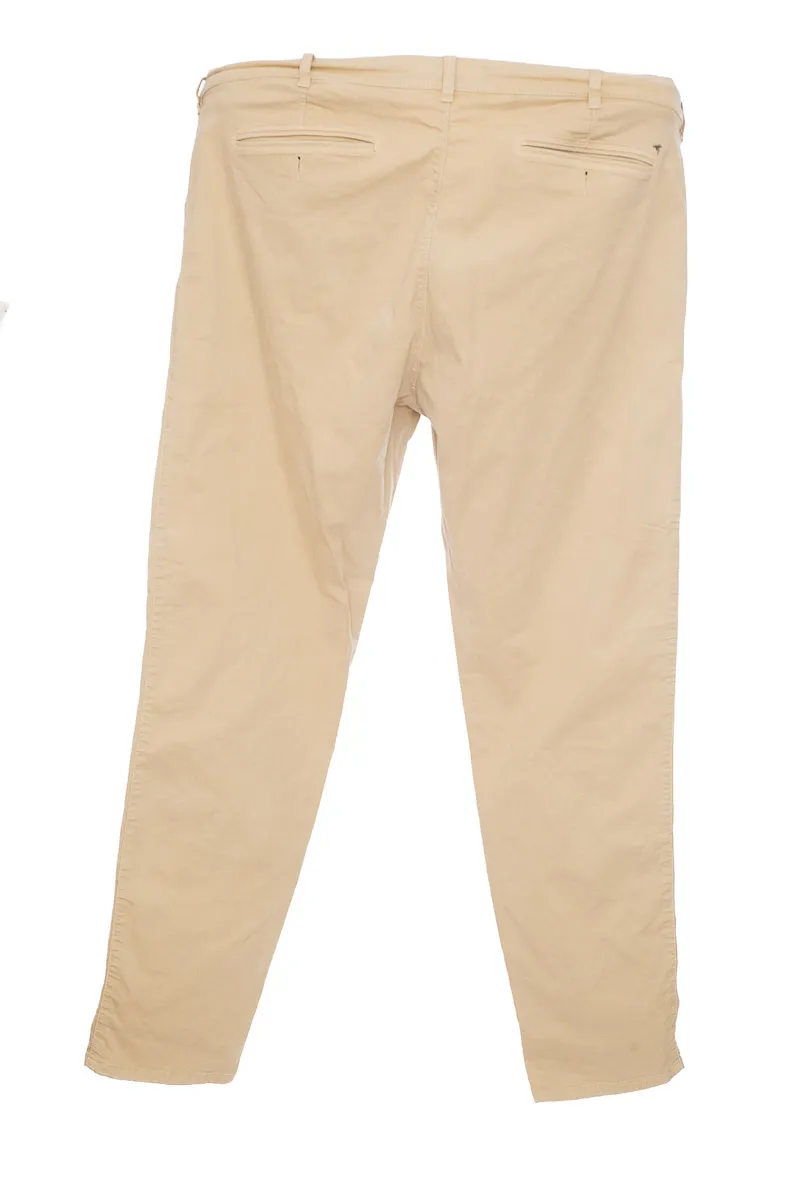 Beige Pants - Kalendar