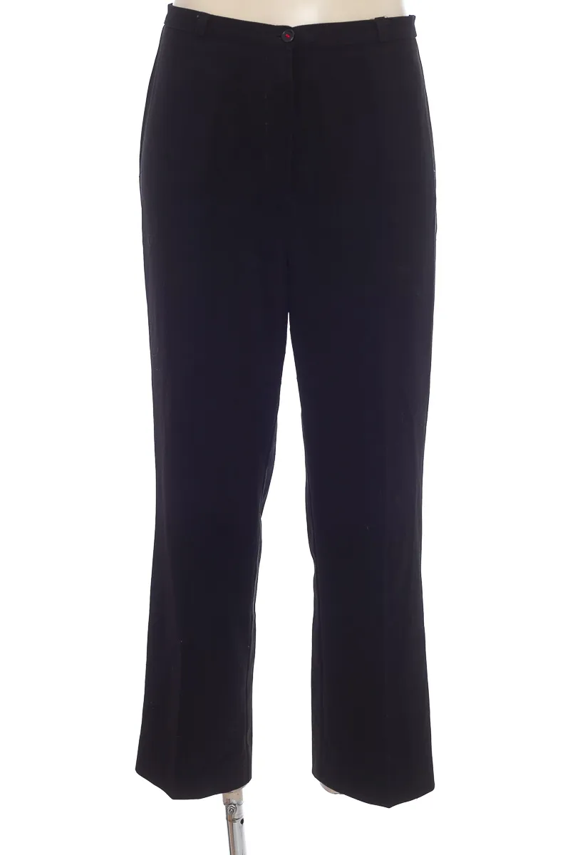 Black Pants Chablis woman